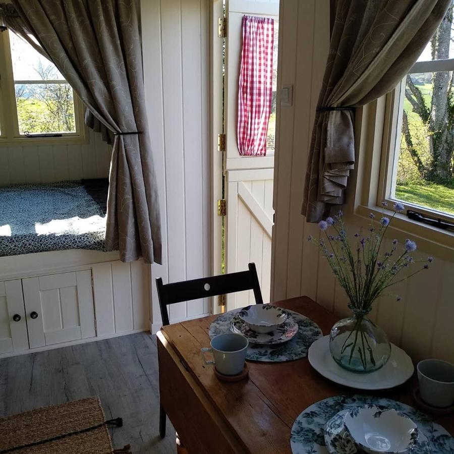 The English Shepherds Hut @ Les Aulnaies Echauffour 外观 照片