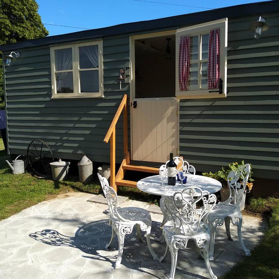 The English Shepherds Hut @ Les Aulnaies Echauffour 外观 照片